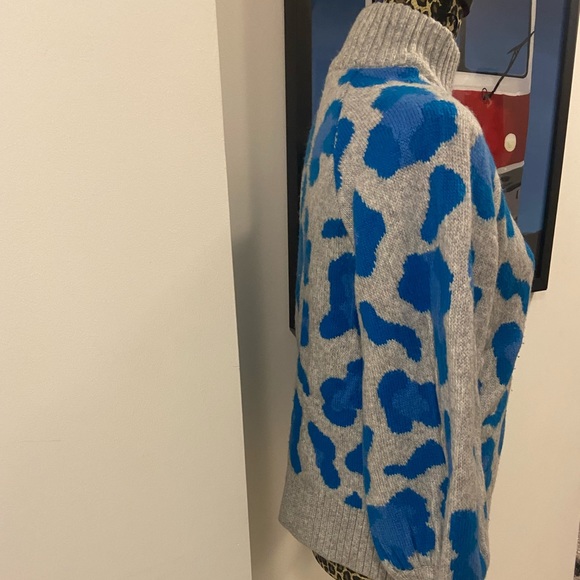 SOLD! H&M high neck animal print sweater with balloon sleeves - Picture 6 of 9